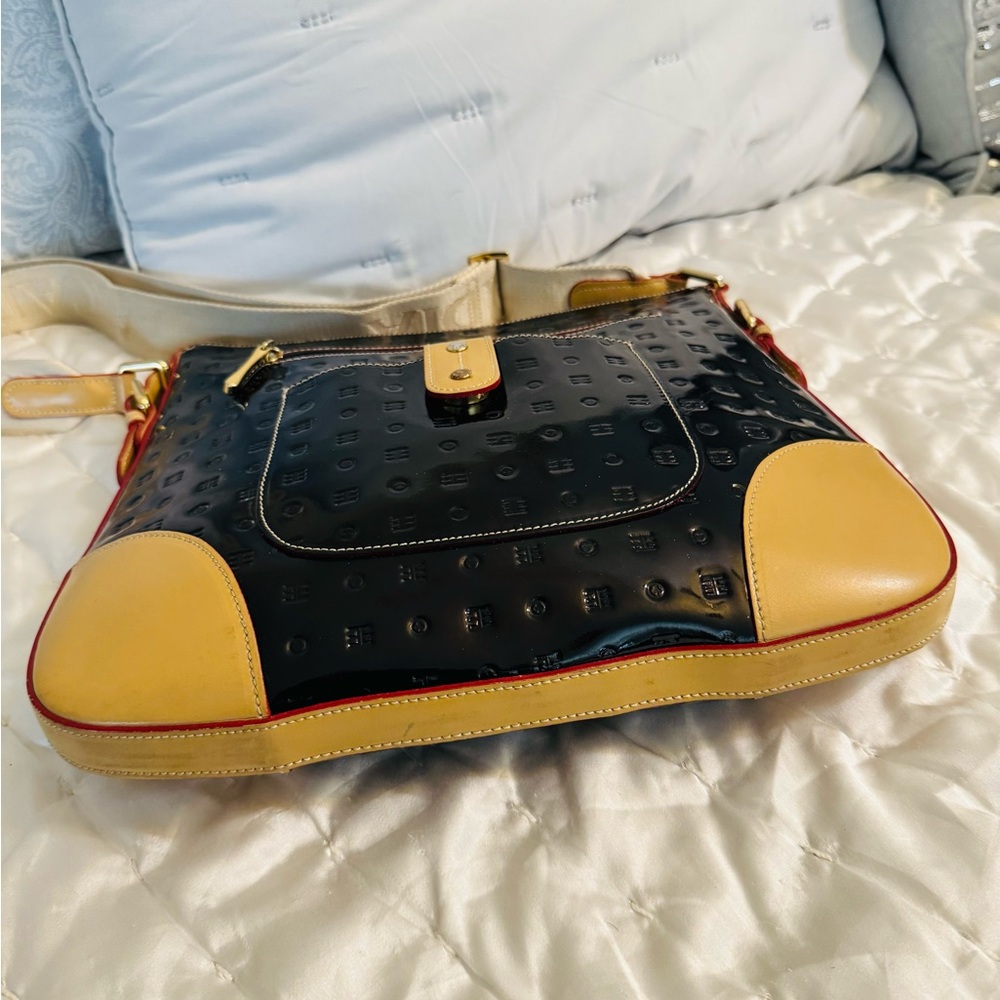 Arcadia Black and Tan Crossbody Bag - Picture 6 of 8